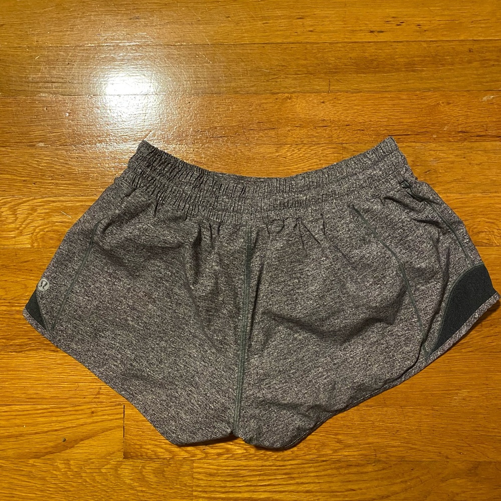 Lululemon Hotty Hot 2.5” Shorts